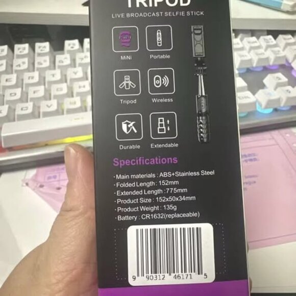 Selfie Stick/Tripod - Bluetooth Connectivity - Picture 3 of 7